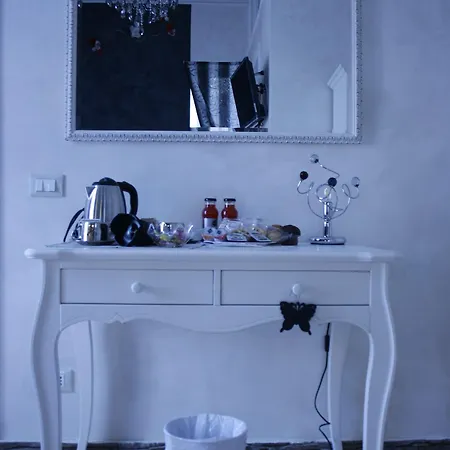 Crystal Rhome