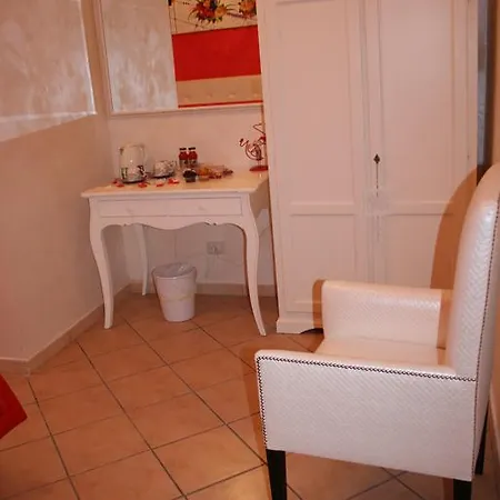 Crystal Rhome בית הארחה